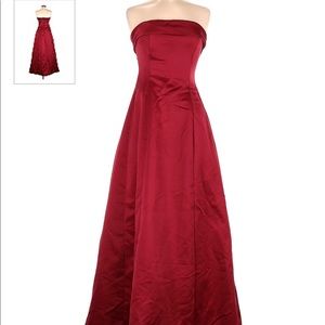 Urban girl nites dress! Beautiful long red dress with tulle to add volume